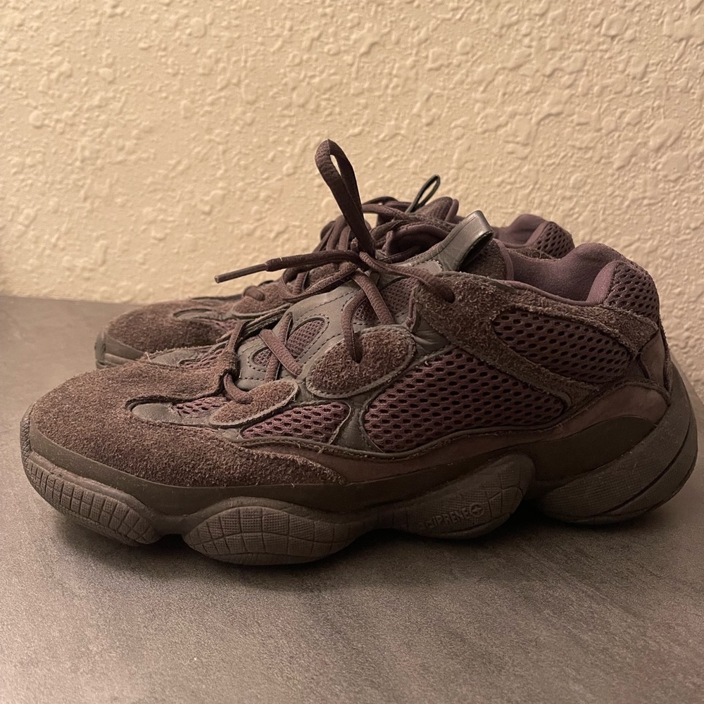 Yeezy 350 Black - like new condition